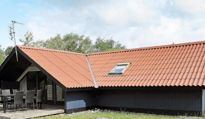 Roofed Holiday Home in Lolland with Terrace