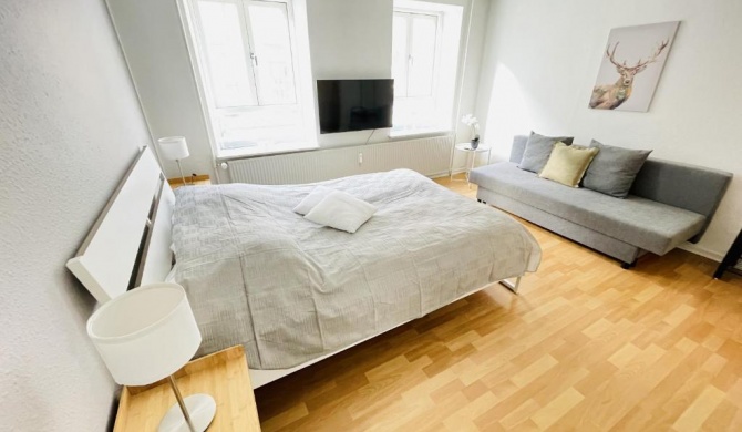 aday - Central Studio Apartment