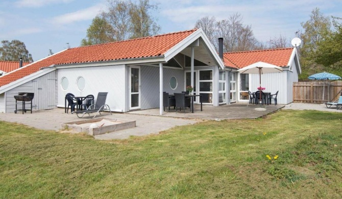 Picturesque Holiday Home in Ebeltoft with Sauna