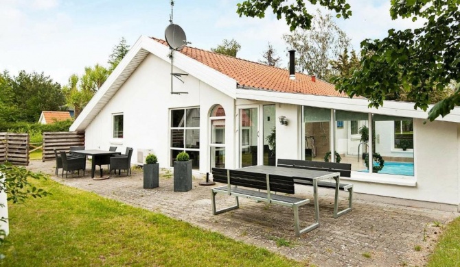 Pretty Holiday Home in Ebeltoft with Swimming Pool