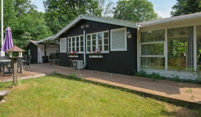 Stunning Holiday Home in Ebeltoft with Terrace