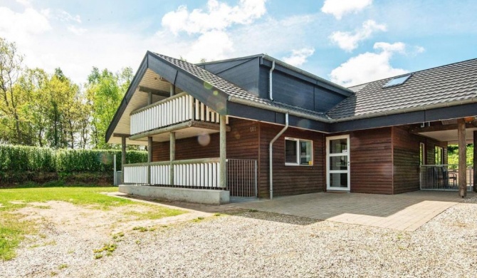 Five-Bedroom Holiday home in Fårvang 1