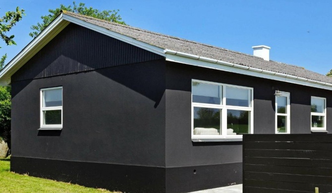 Four-Bedroom Holiday home in Frørup