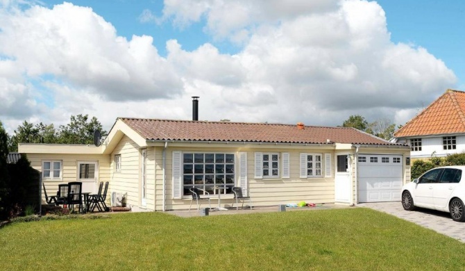 Three-Bedroom Holiday home in Frørup 3