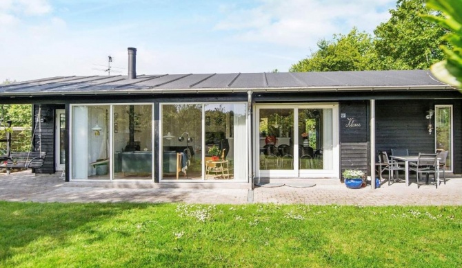 8 person holiday home in Glesborg