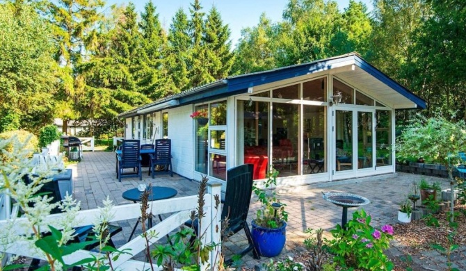 8 person holiday home in Glesborg