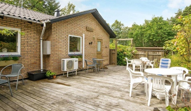 Holiday Home in Glesborg with Roofed Terrace