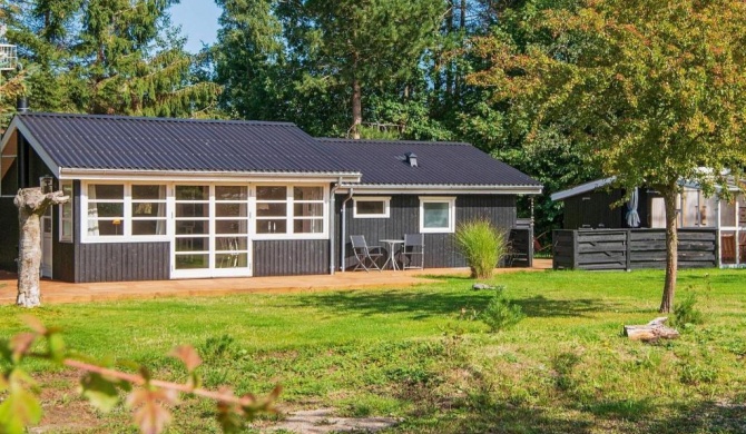 6 person holiday home in Grenaa