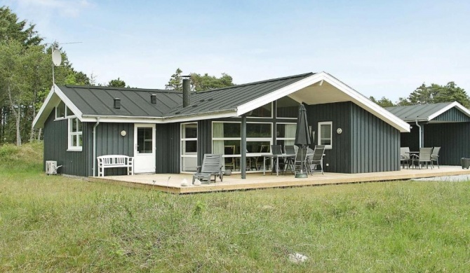 Four-Bedroom Holiday home in Ålbæk 2