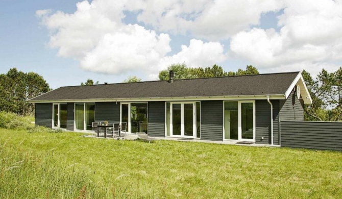 Four-Bedroom Holiday home in Ålbæk 4