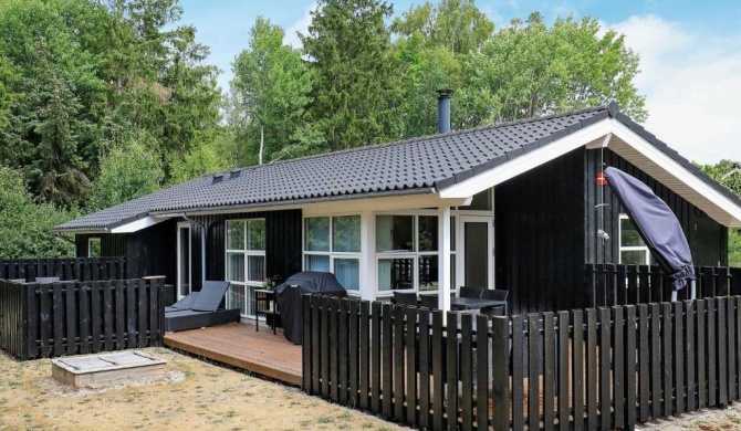Luxurious Holiday Home in Hals with Sauna