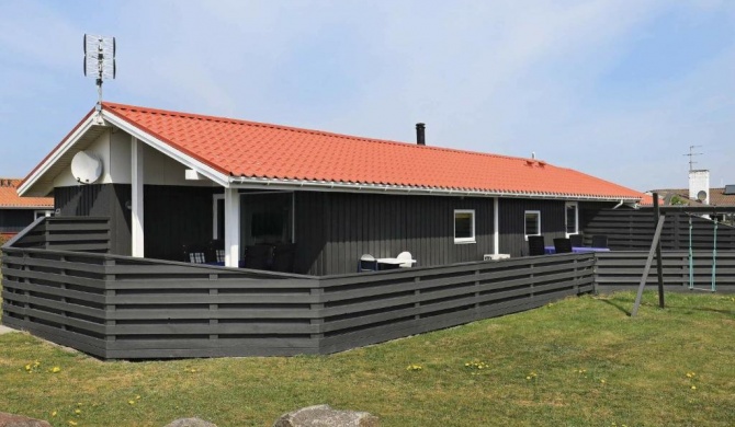 Classic Holiday Home in Jutland with Whirlpool