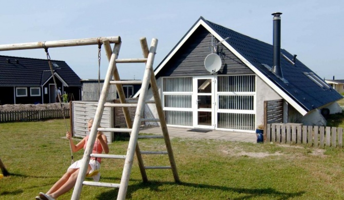 Cozy Holiday Home in Harbo re near North Sea and Beach