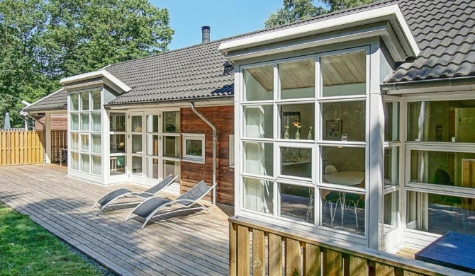 Quaint Holiday Home with Indoor Whirlpool at Hasle Bornholm