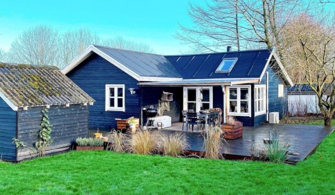 Pretty Holiday Home in Hejls with Garden