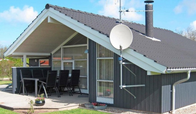 Expansive Holiday Home at Hemmet Jutland with Roofed Terrace