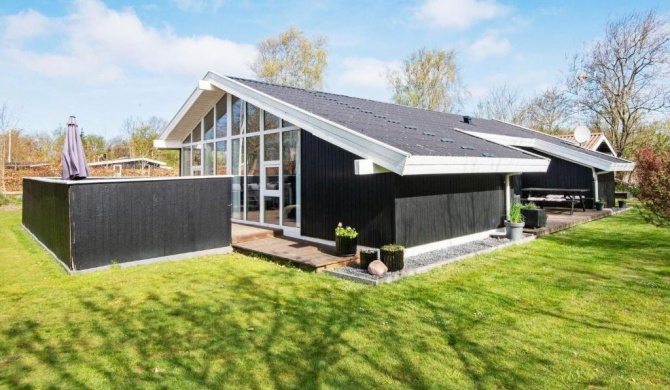 Picturesque Holiday Home in Hemmet with Sauna