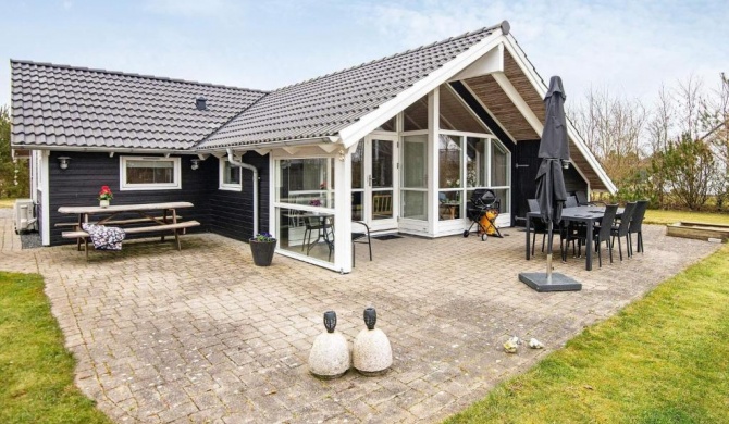 Three-Bedroom Holiday home in Hemmet 32