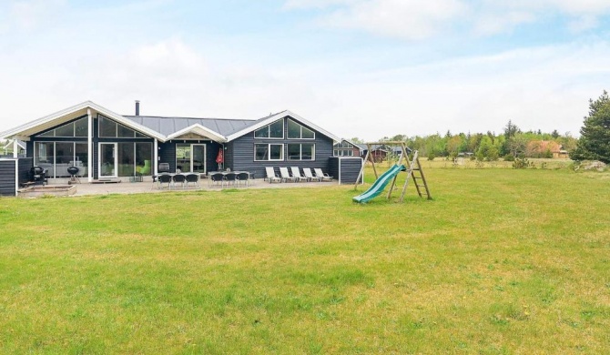 Seven-Bedroom Holiday home in Ålbæk