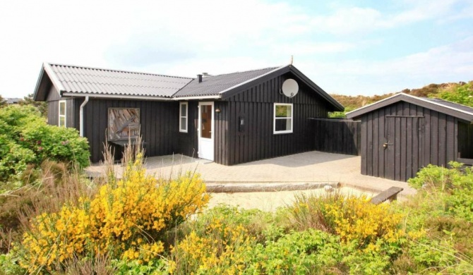 Three-Bedroom Holiday home in Henne 9