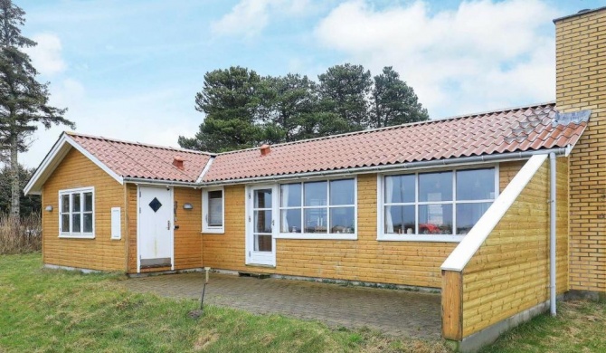 Enticing Holiday Home in Hirtshals near Beach