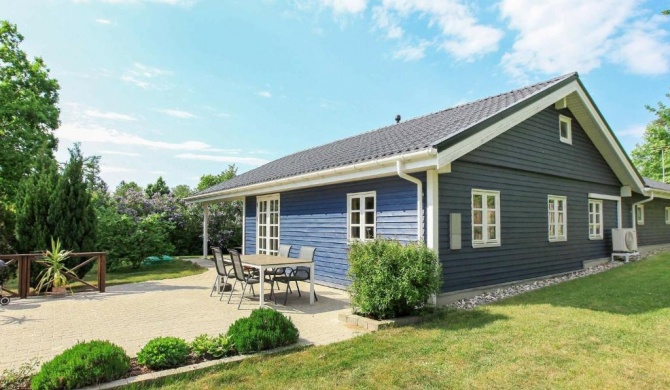 Roofed Holiday Home in Hovedstaden with Terrace