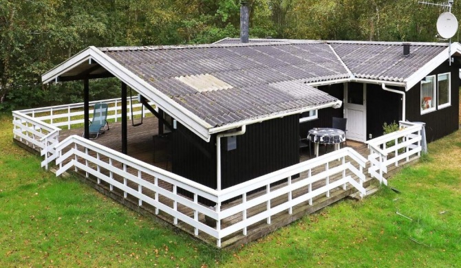 Three-Bedroom Holiday home in Læsø 4