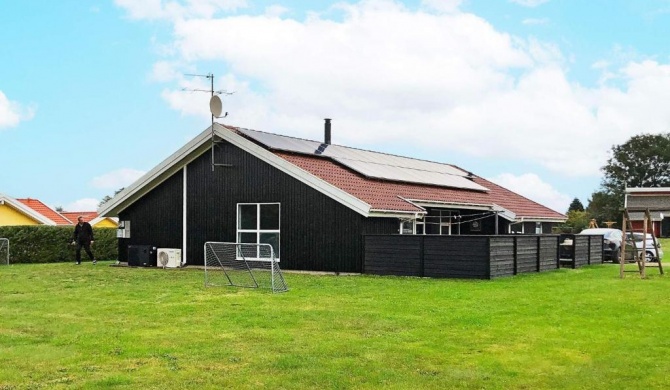 Enticing Holiday Home in Jutland with Sauna