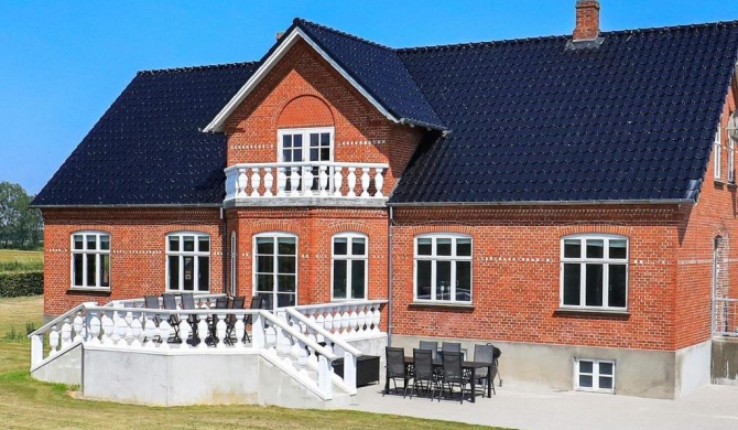 12 person holiday home in Nyborg