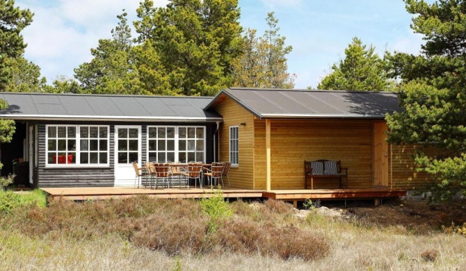 Cosy Holiday Home in T nder with Roofed Terrace