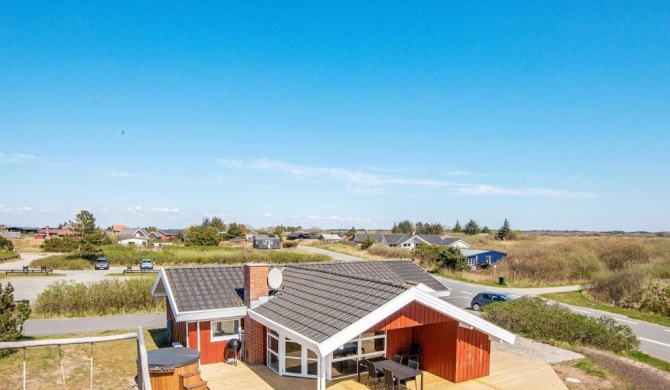 Lovely Holiday Home in R m with Sauna