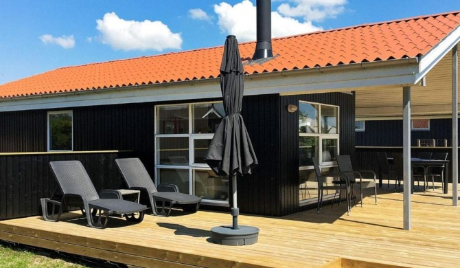 Comfortable Holiday Home with Sea View at R nde Jutland
