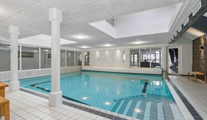 Langeland luksuslejlighed med pool og spa