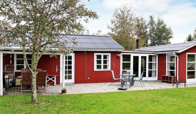 Quaint Holiday Home in Store Fuglede with Terrace