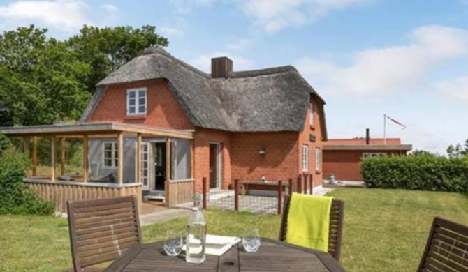 Thatched Holiday Home in Struer, Jutland with a view