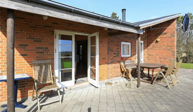 Vintage Holiday Home in Struer Near Open Field