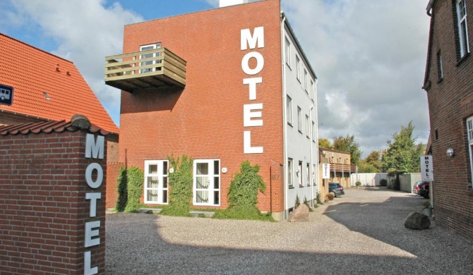 Motel Apartments