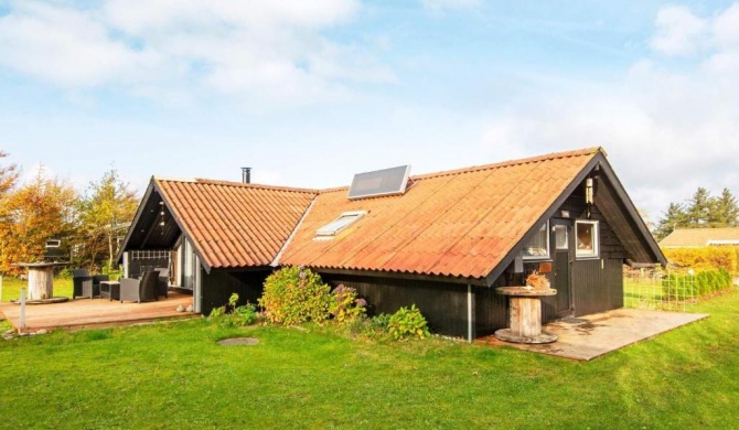 6 person holiday home in Ulfborg