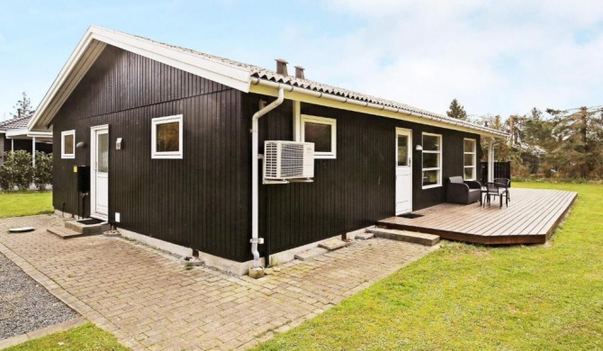 Four-Bedroom Holiday home in Væggerløse 21