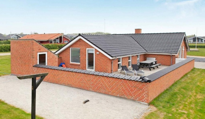 Four-Bedroom Holiday home in Vinderup 3